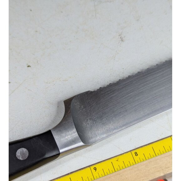 Wüsthof Classic 4152 Bread Knife 9"/23cm Stainless Steel Blade & Black Handle - Picture 5 of 5